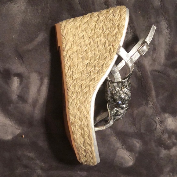 Naughty monkey - Picture 3 of 4